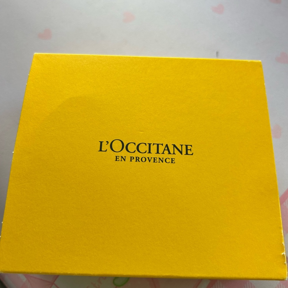 L'OCCITANE Bright Yellow Birthday Box